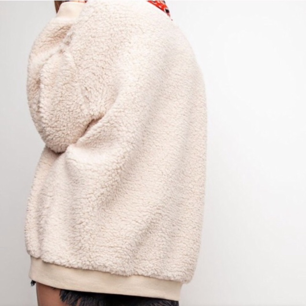 Last 1 L New fluffyy ultra soft sweatshirt - Picture 3 of 6